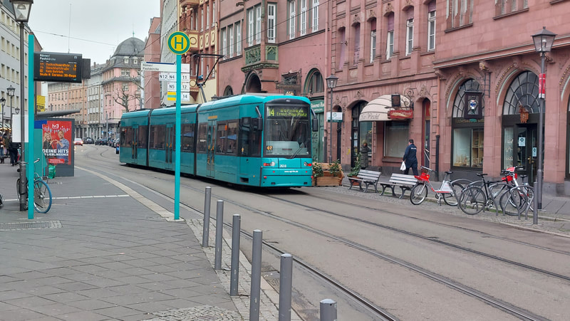 Straßenbahn Frankfurt, Am Römer.