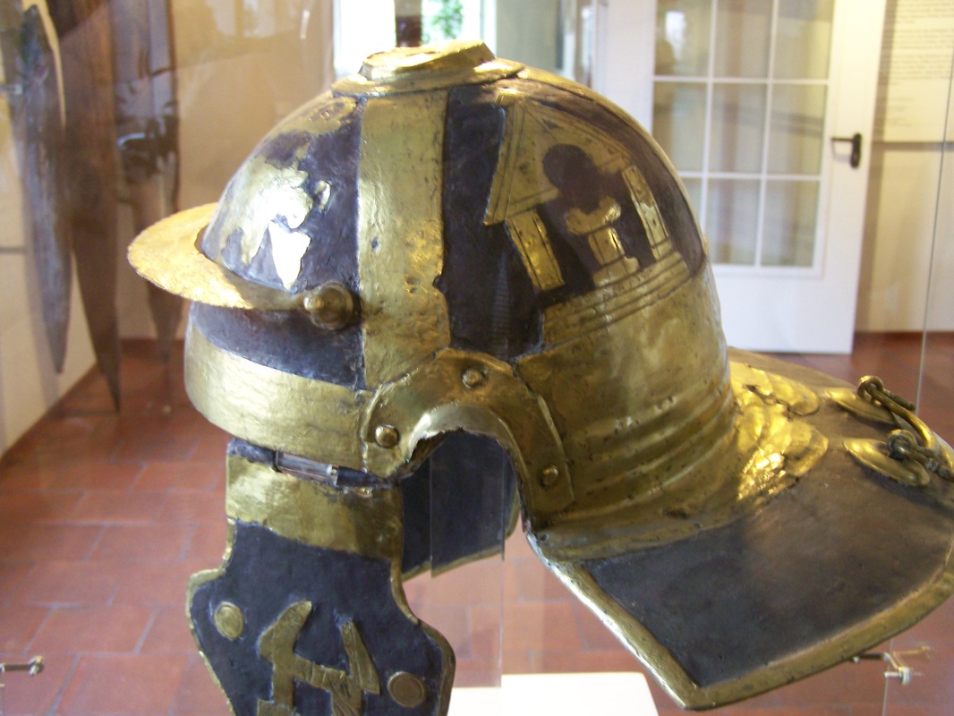 Worms Römer Helm Roman helmet with temple altar