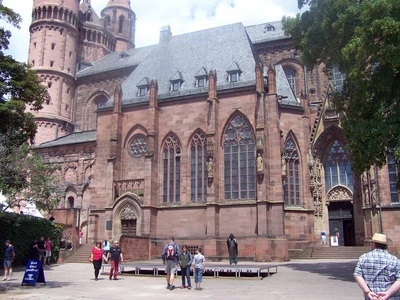 Worms, Domplatz, mit Dom und Nikolauskapelle - Cathedral with St Nicholas chapel.