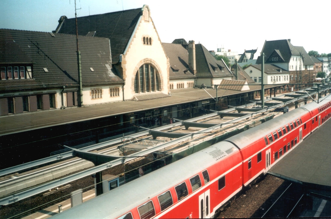 Hbf Worms, railway station, Doppelstockzug