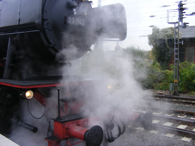 Dampfsonderfahrt mit BR 23 042 im Jahre 2011, Worms Hbf, Gleis 5