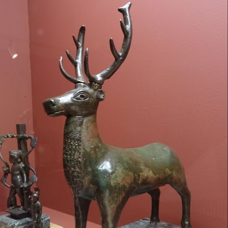 Bronze sculpture of a stag, Orleans Mus. (ph.: RH)