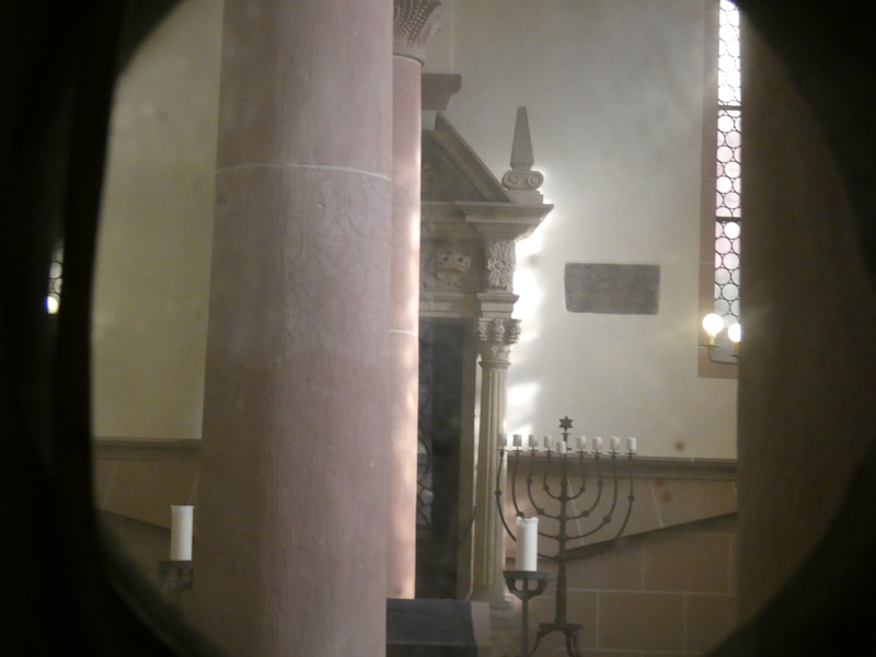 View from Rashi Chapel into the Synagogue (ph.: RH)