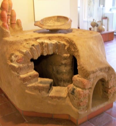 römischer Töpferofen aus der Schönauer Straße, Worms // Roman pottery kiln (Worms Museum)