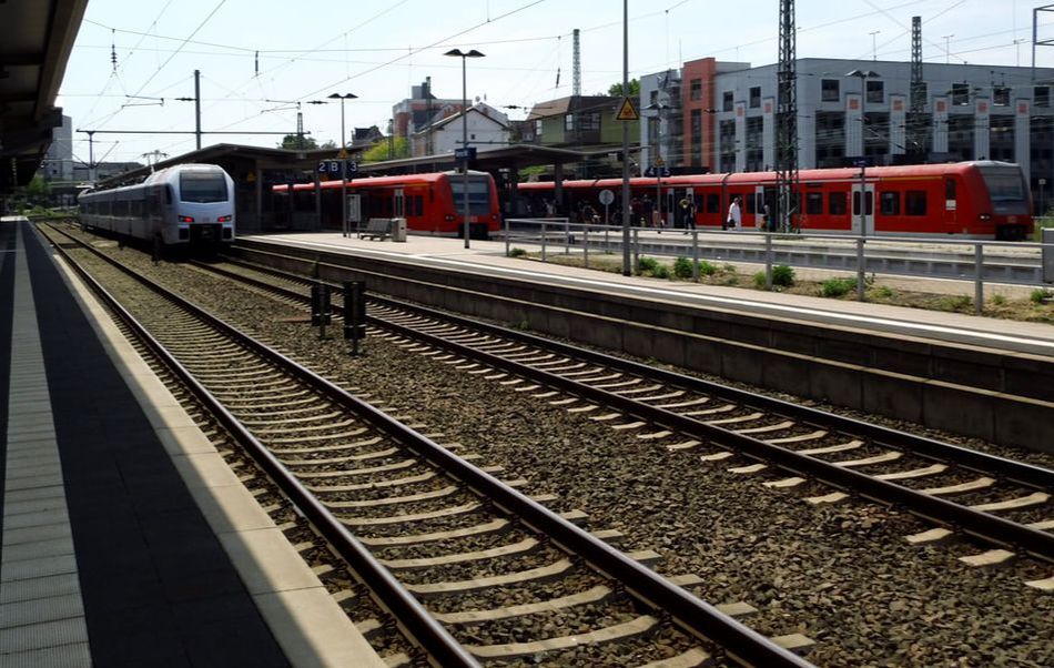 Worms Hbf, Regionalexpress, S-Bahn, VRN, Park & Ride Parkhaus, Verkehrsknoten