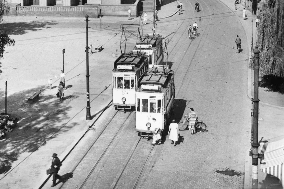 Straßenbahn, Worms, Die Elektrisch' am Karlsplatz // Trams at Karlsplatz (Charles' Square), Worms, Germany (postcard from my collection, around 1945)